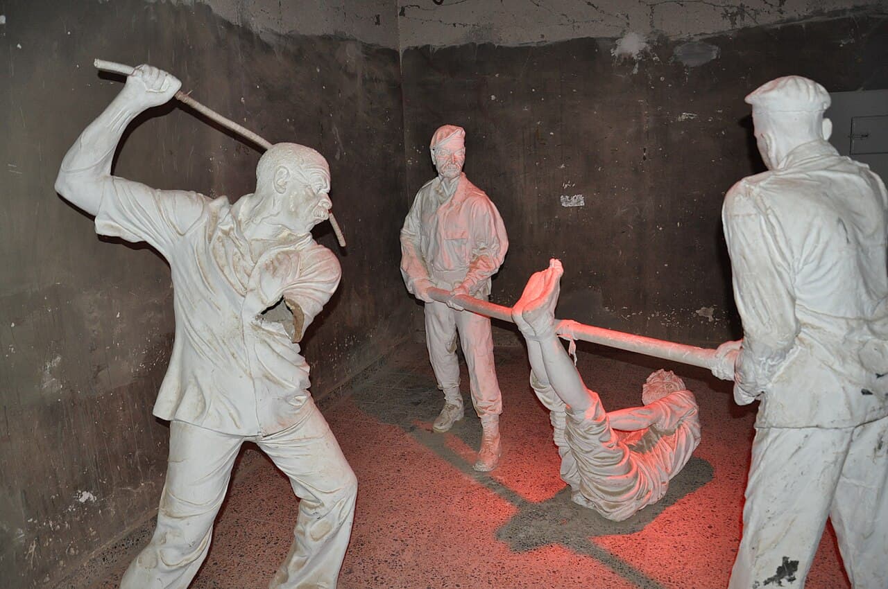 Amna Suraka (Red Prison)