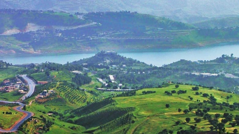 Dukan Lake scenic view